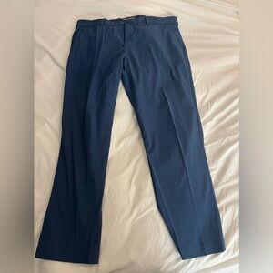 Tommy Hilfiger Men’s Golf Sport Pant
40X32
Indigo Blue